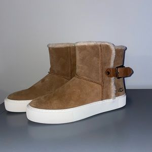 UGG boots for sale! (NEVER USED) Womens US Size 9